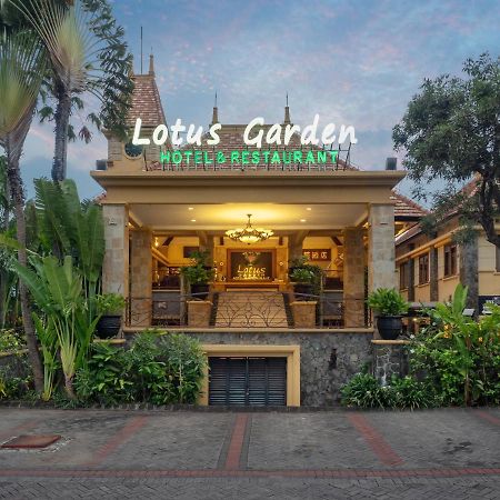 Lotus Garden Hotel Kediri  Exteriér fotografie