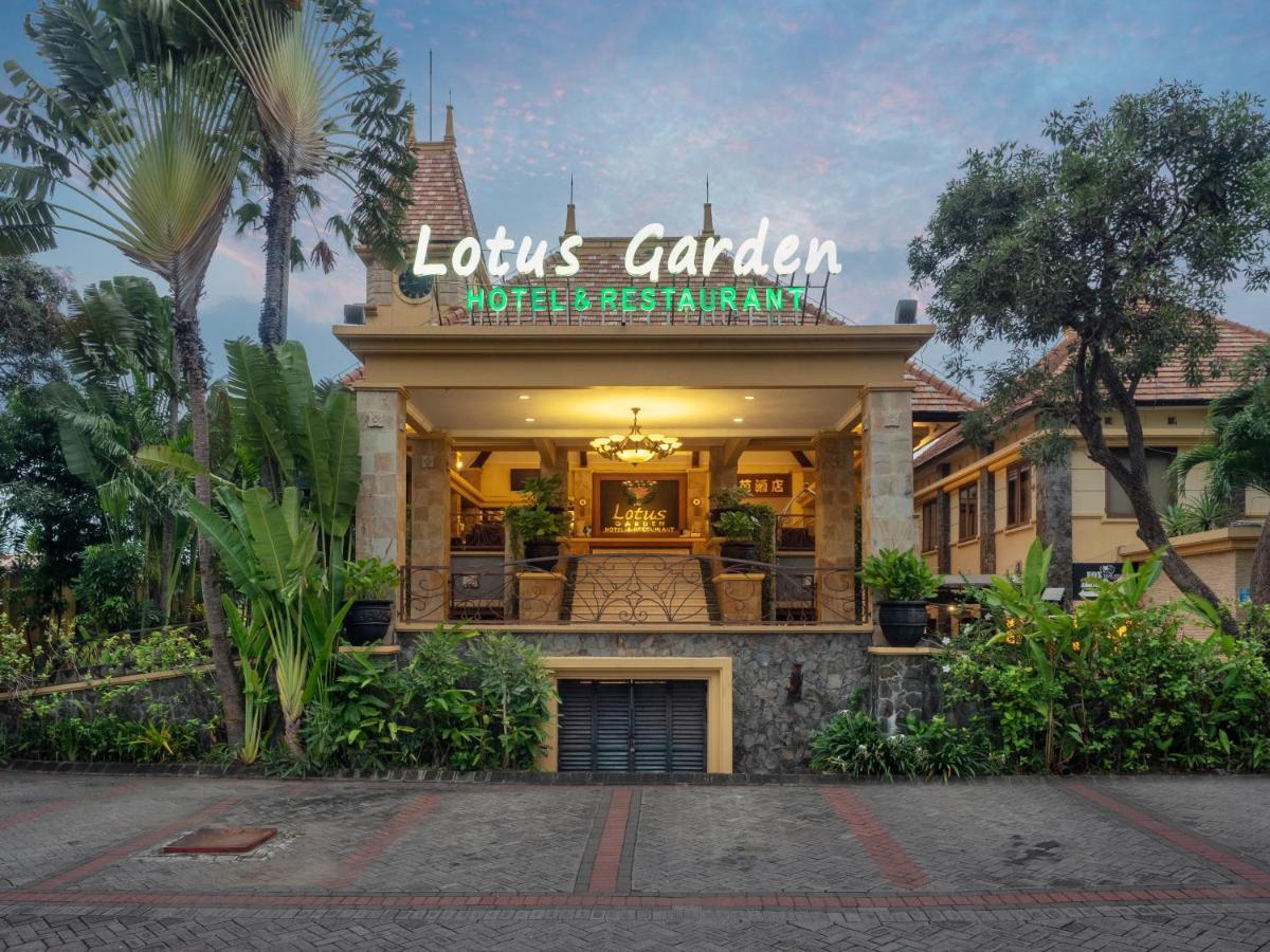 Lotus Garden Hotel Kediri  Exteriér fotografie