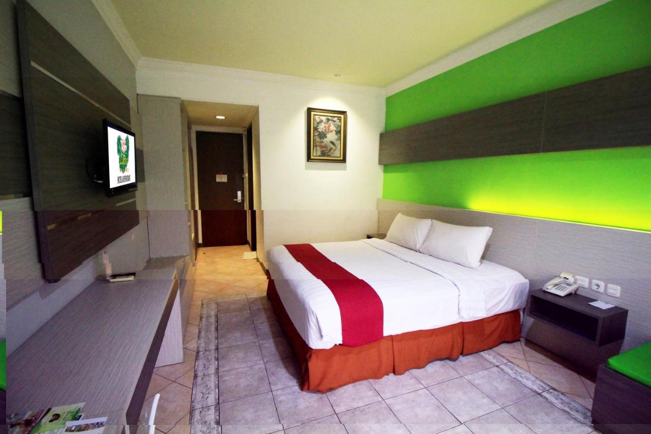 Lotus Garden Hotel Kediri  Exteriér fotografie