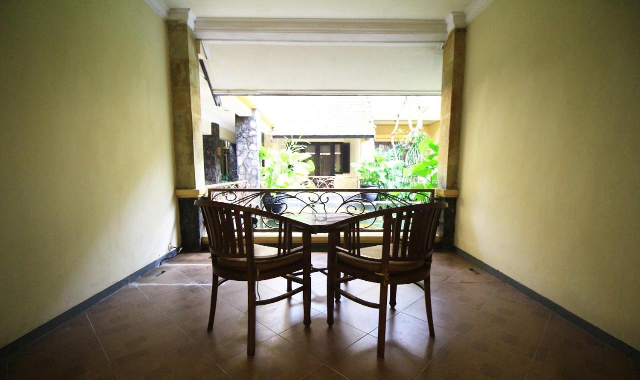 Lotus Garden Hotel Kediri  Exteriér fotografie