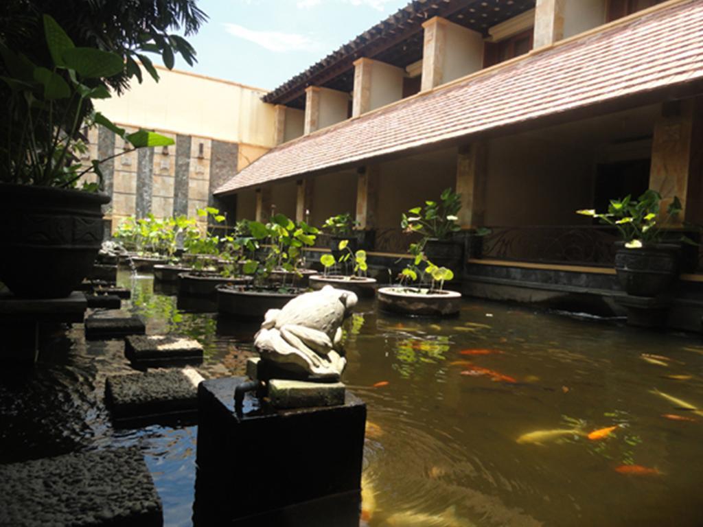 Lotus Garden Hotel Kediri  Exteriér fotografie