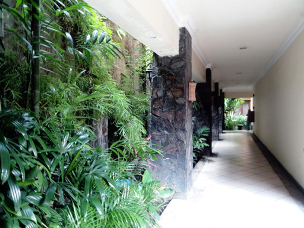 Lotus Garden Hotel Kediri  Exteriér fotografie