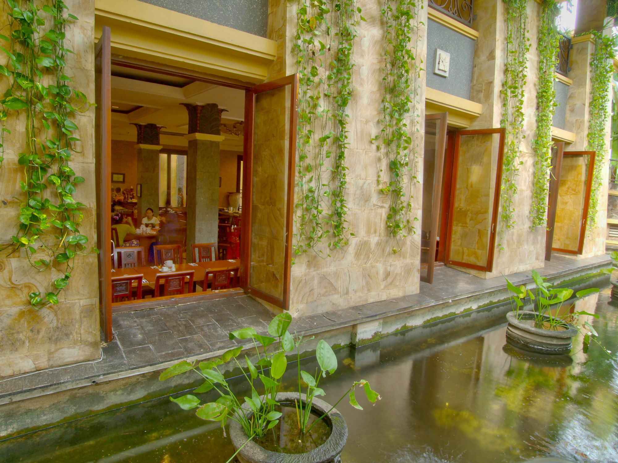 Lotus Garden Hotel Kediri  Exteriér fotografie